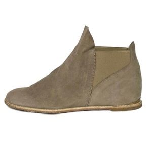 Stuart Weitzman Chelsea Hidden Wedge Suede Ankle Booties Neutral 5.5